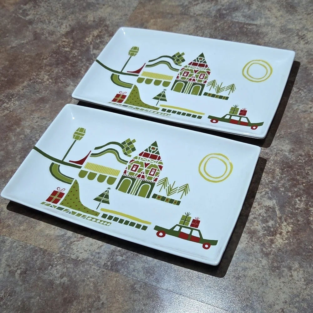 Crate & Barrel Julia Rothman Yule Town Set Of Plates